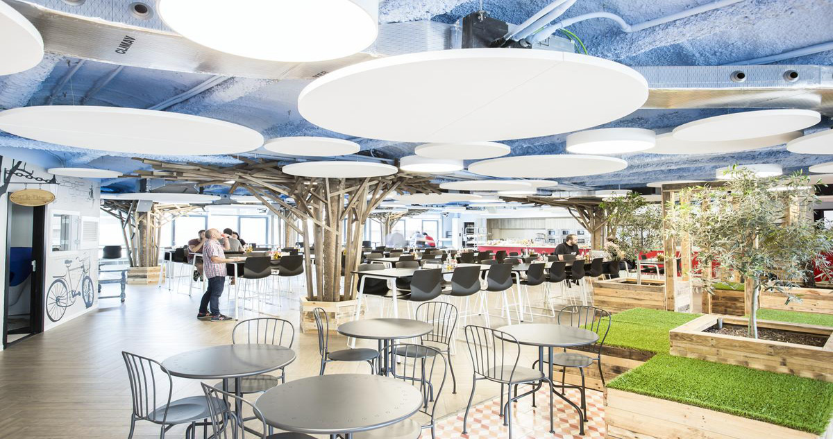 Solo Circle XL Akustikdecken in der Gastronomie